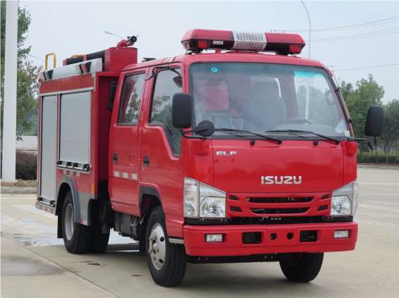 藍(lán)牌五十鈴1噸水罐消防車(chē)
