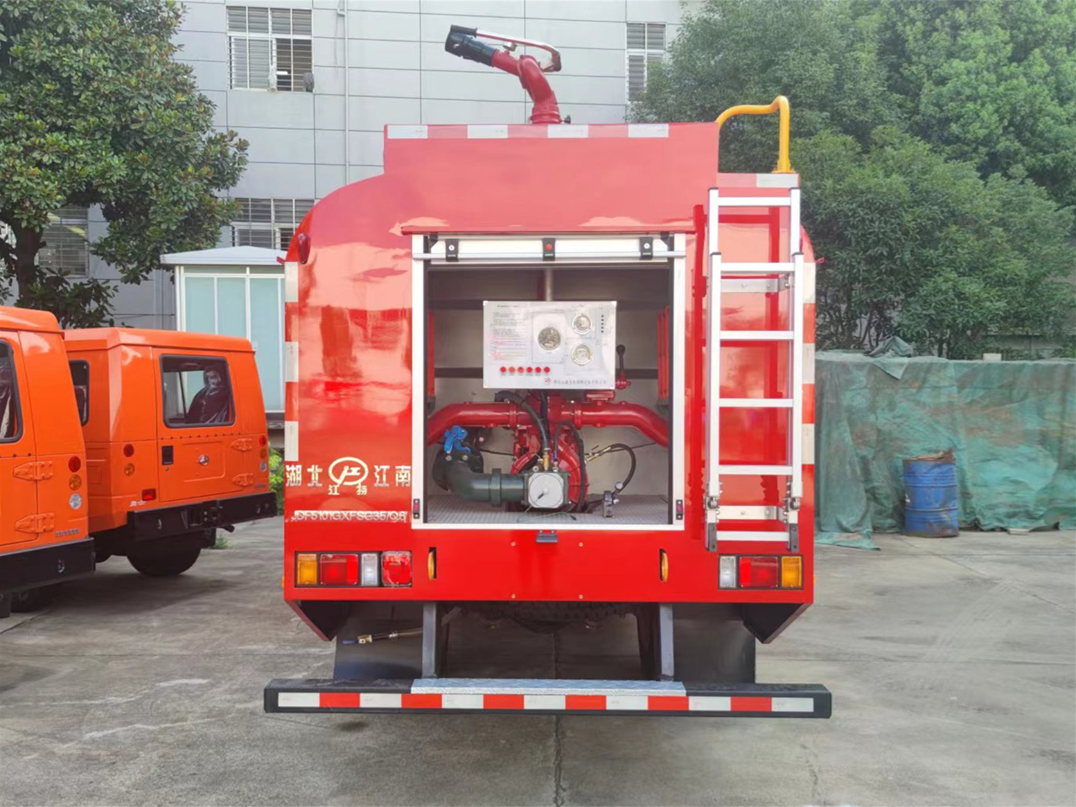 四驅(qū)3.5噸水罐消防車