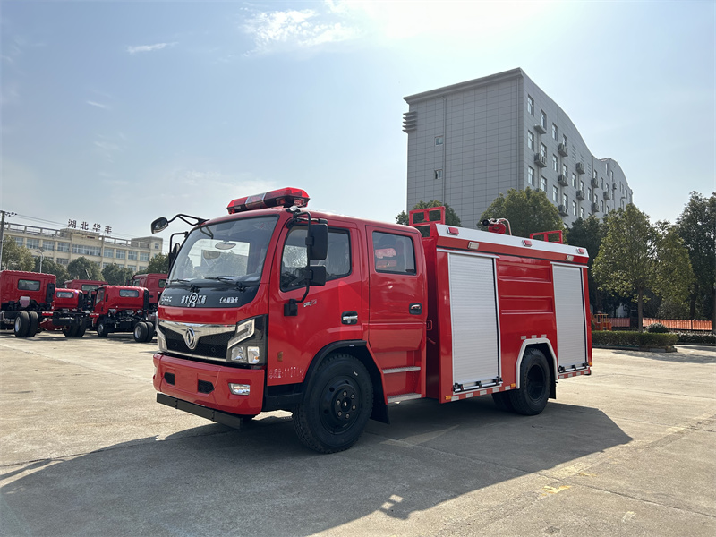 東風5噸水罐消防車