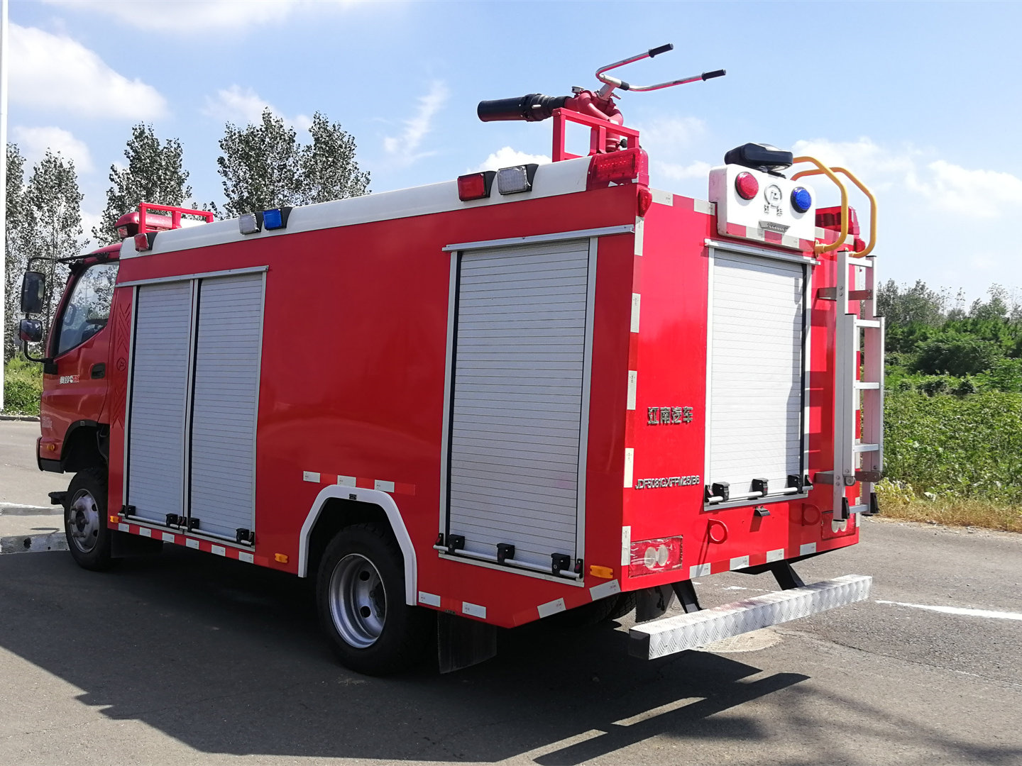 2.5噸福田泡沫消防車