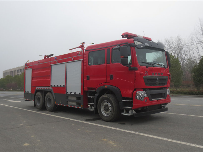10噸重汽豪沃干粉泡沫聯用消防車