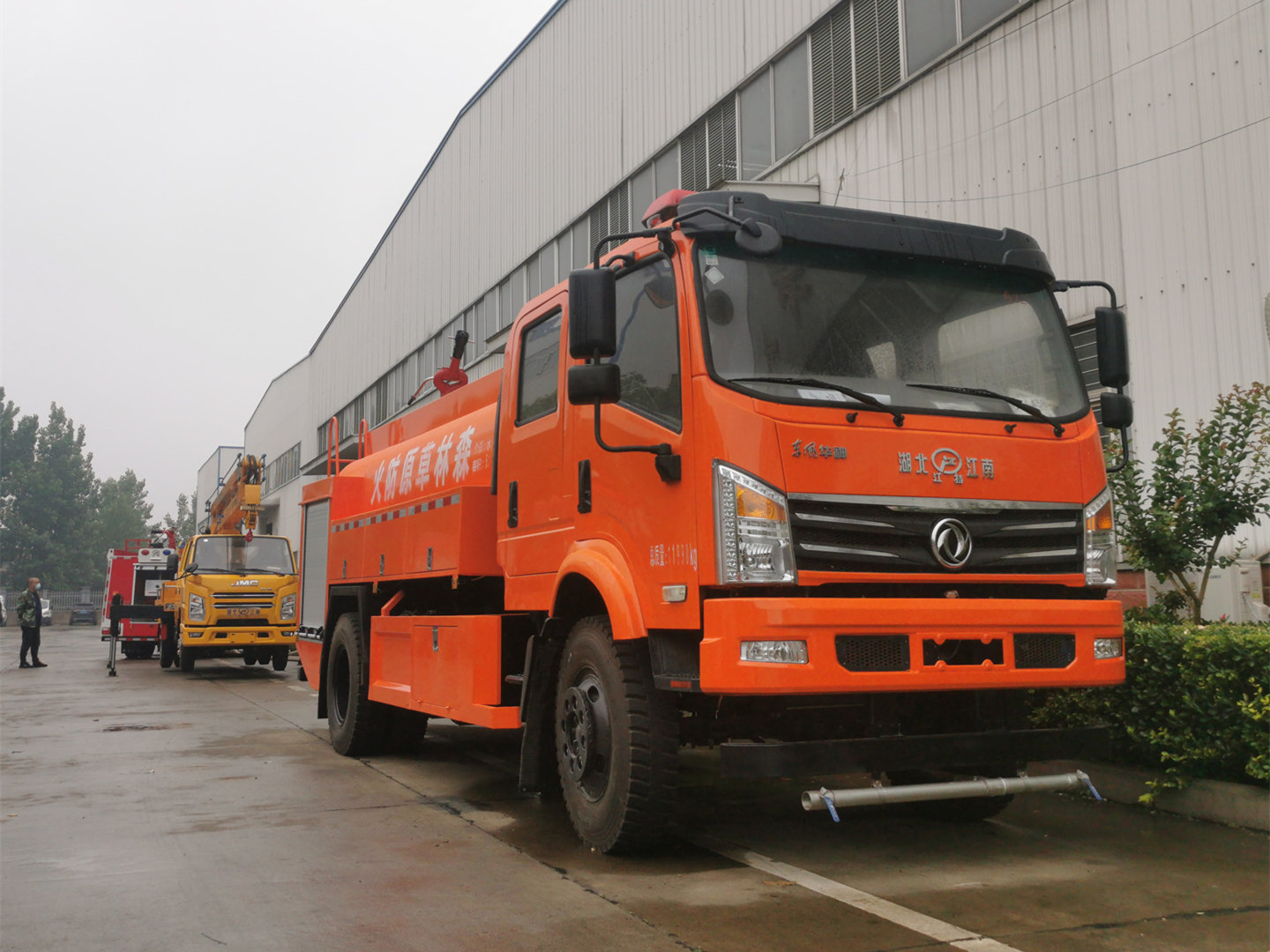 5噸四驅雙排灑水車