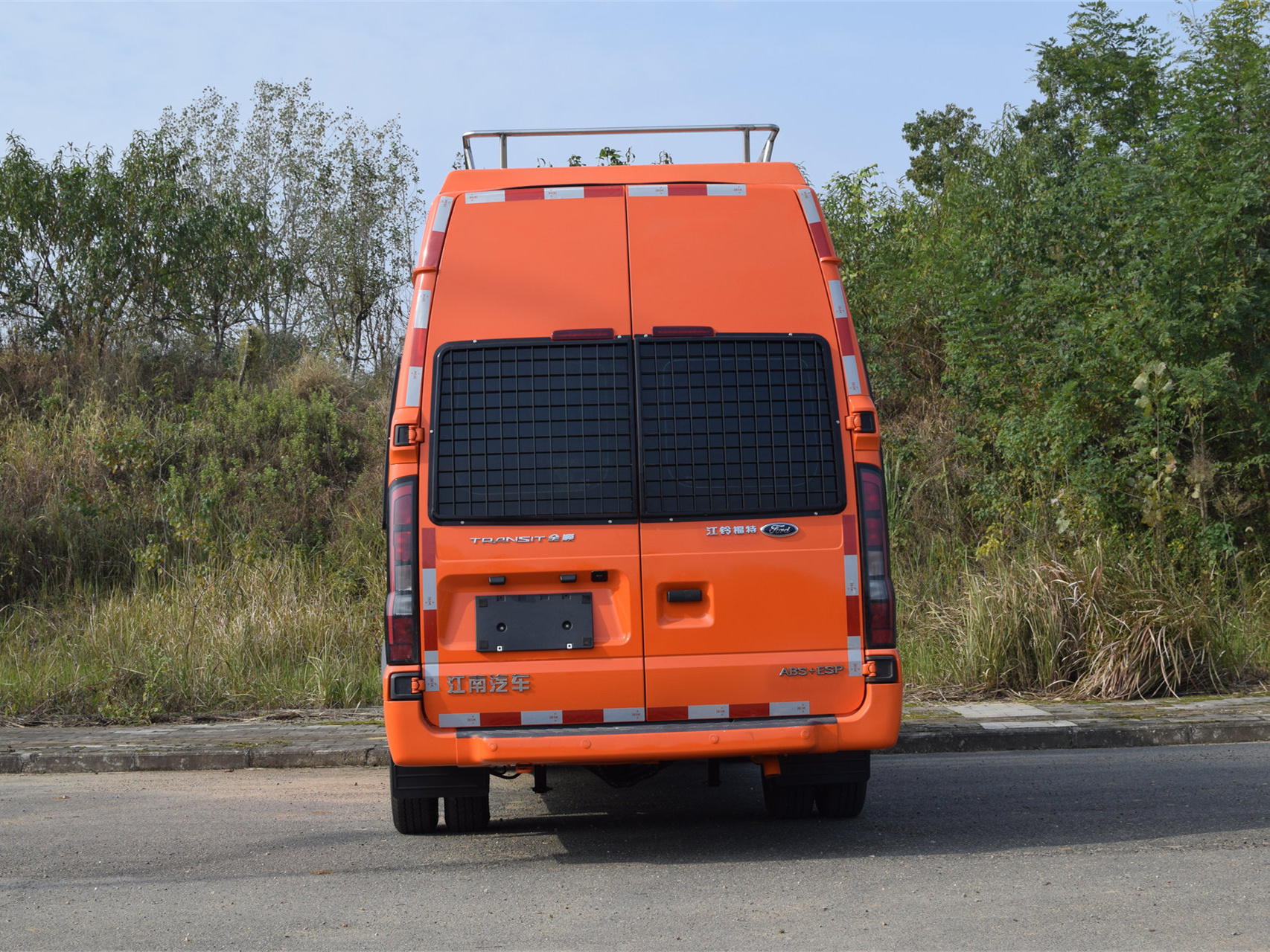 福特12座運(yùn)兵車