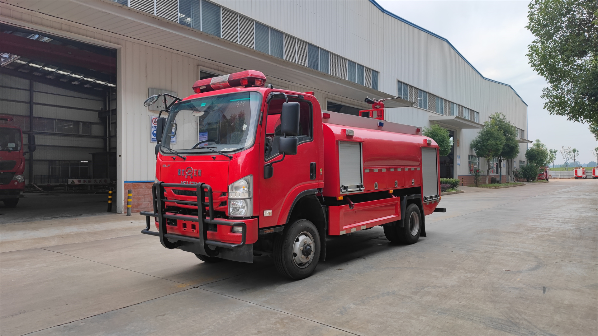 森林四驅慶鈴單排5噸供水車